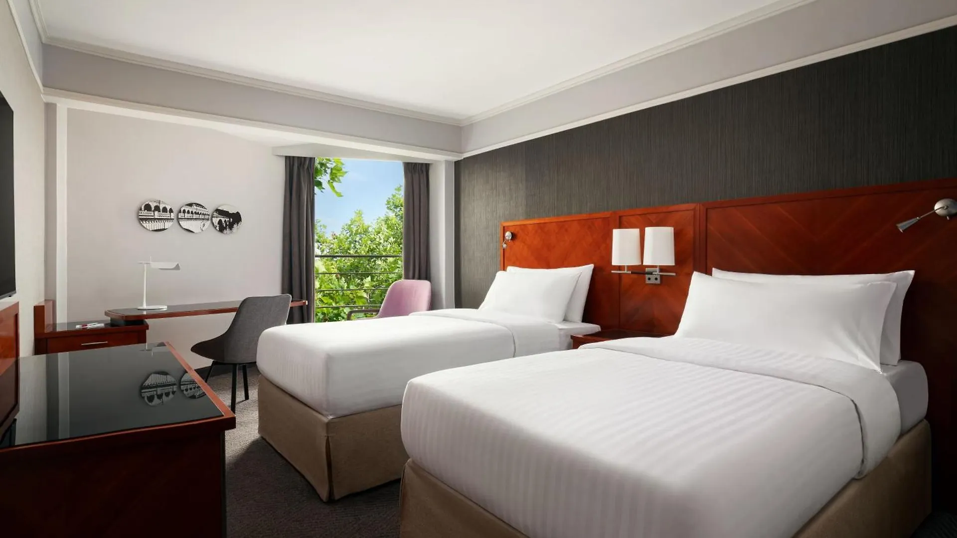 Marriott Rive Gauche & Conference Center Paris