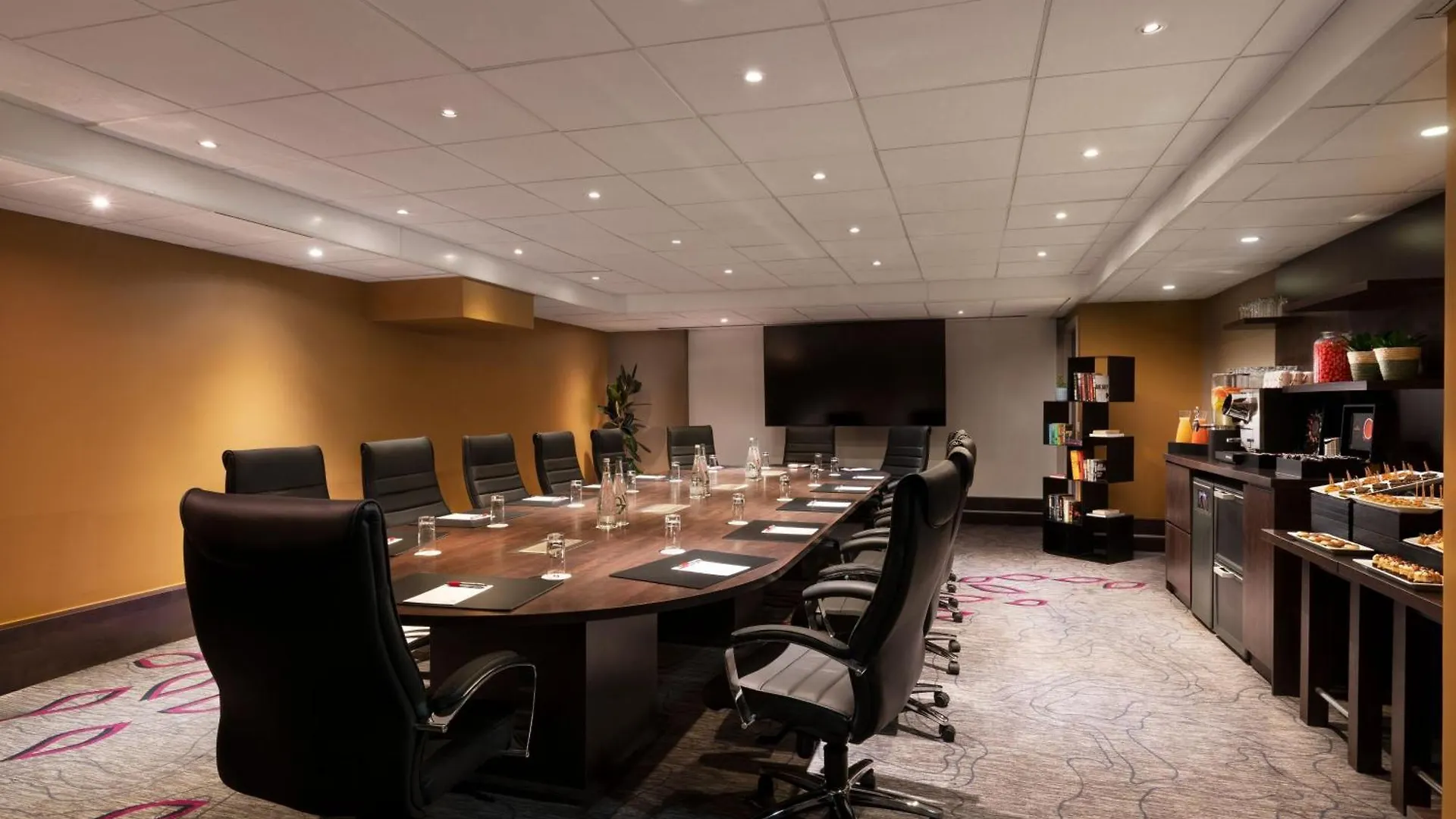 Marriott Rive Gauche & Conference Center Hotel 4*