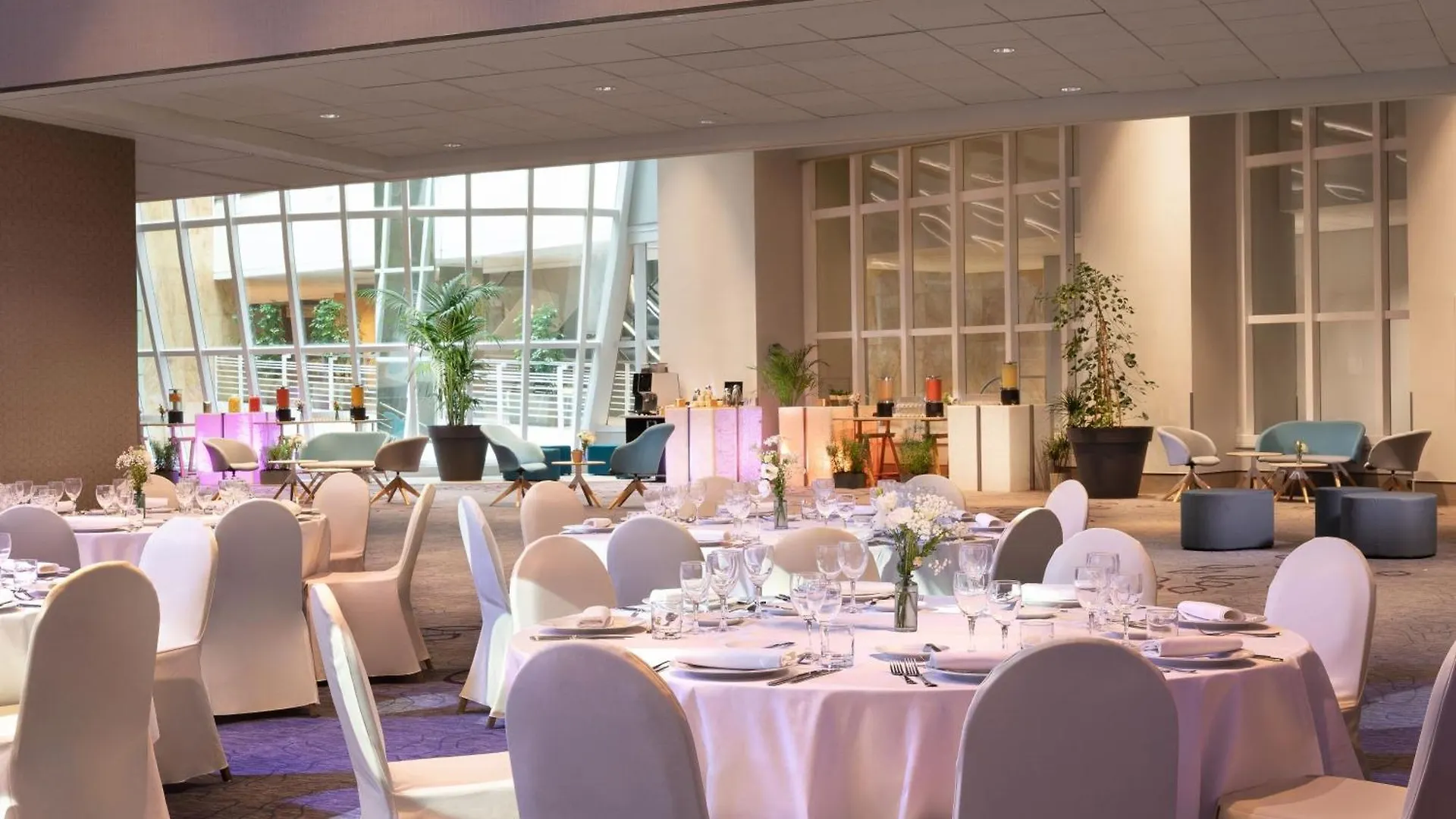Hotel Marriott Rive Gauche & Conference Center 4*