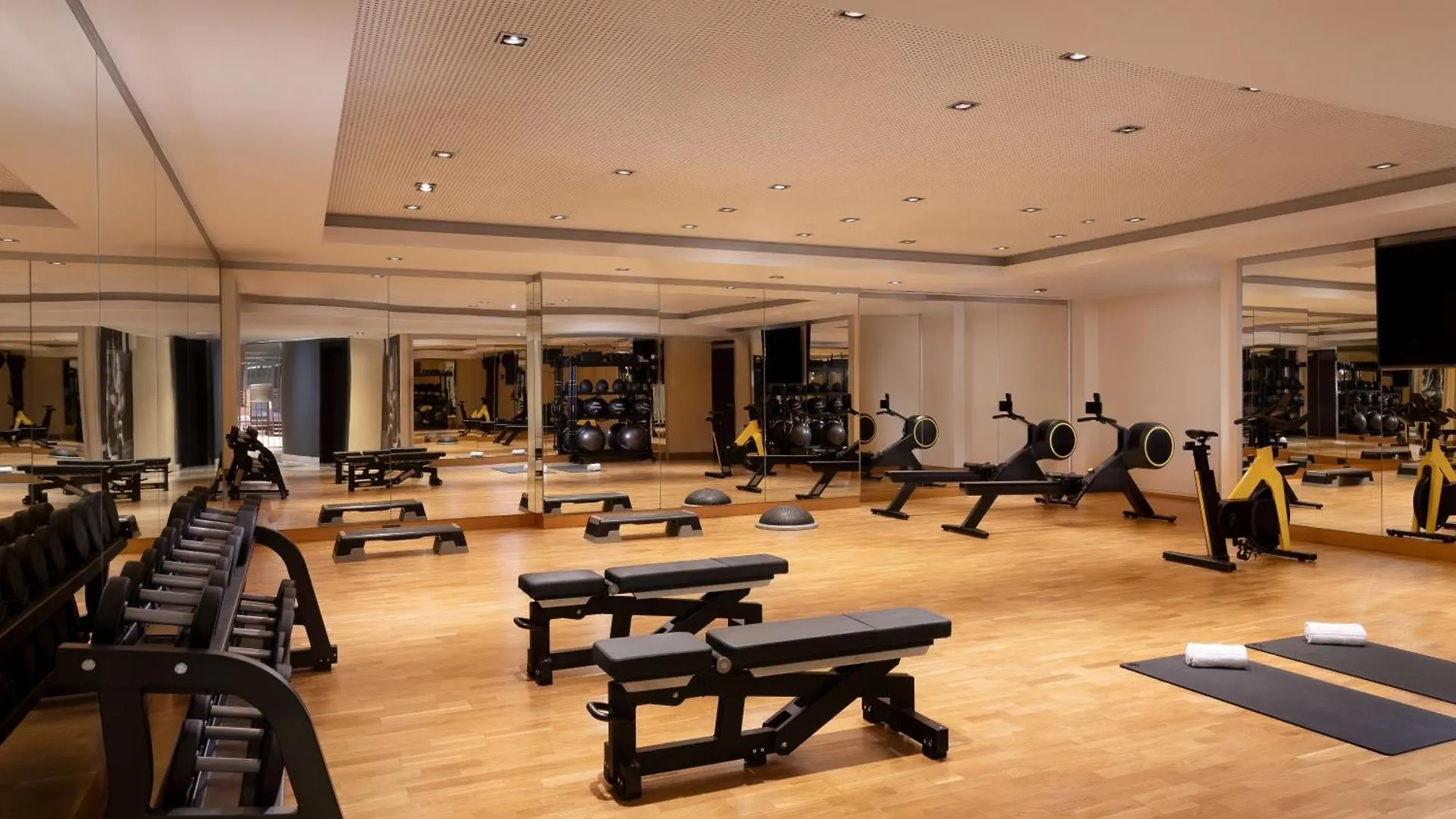 Отель Marriott Rive Gauche & Conference Center Париж