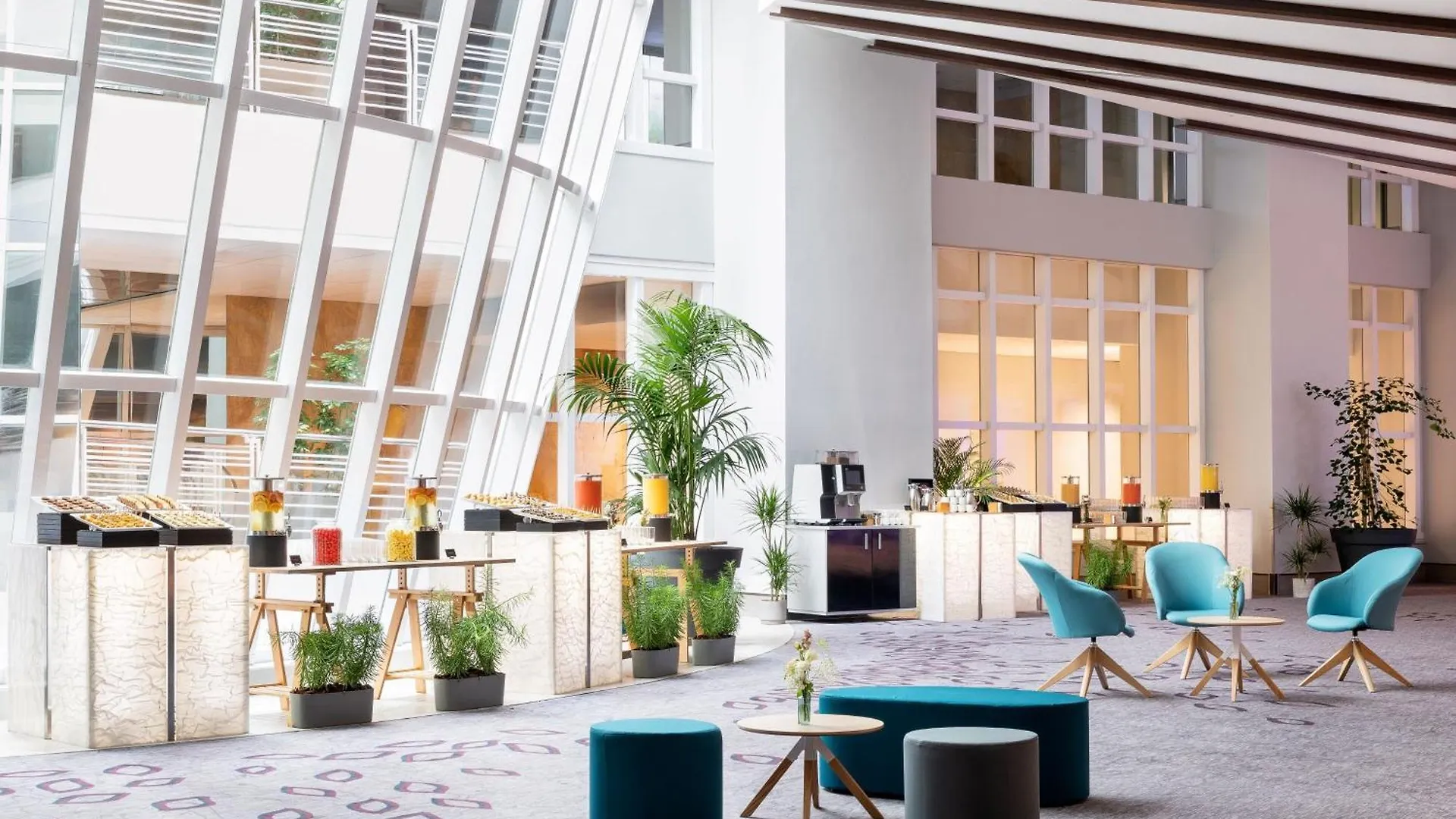 Marriott Rive Gauche & Conference Center 4*